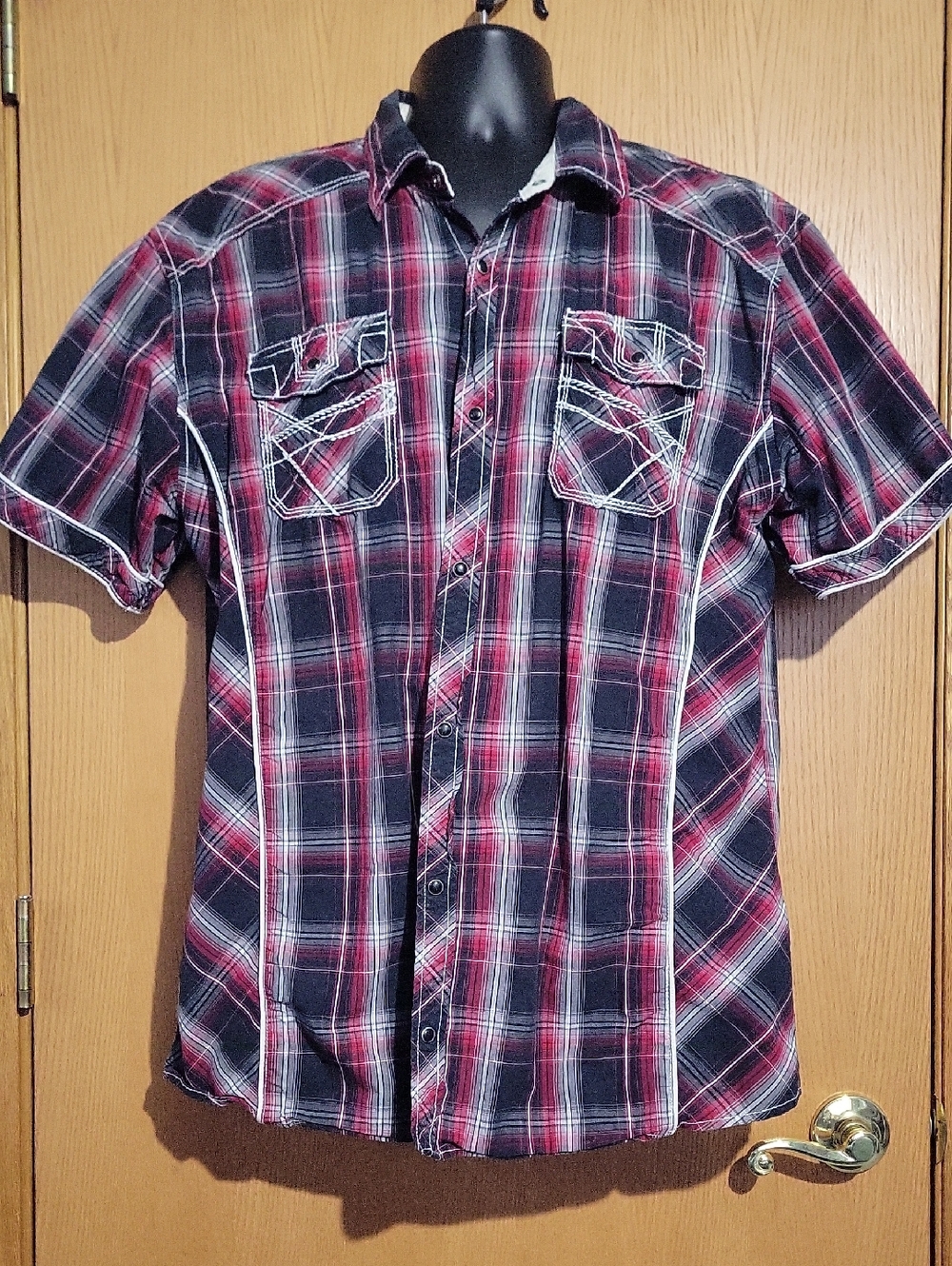 BKE Men's Short-Sleeve Plaid Button-Down Shirt - Black & Red